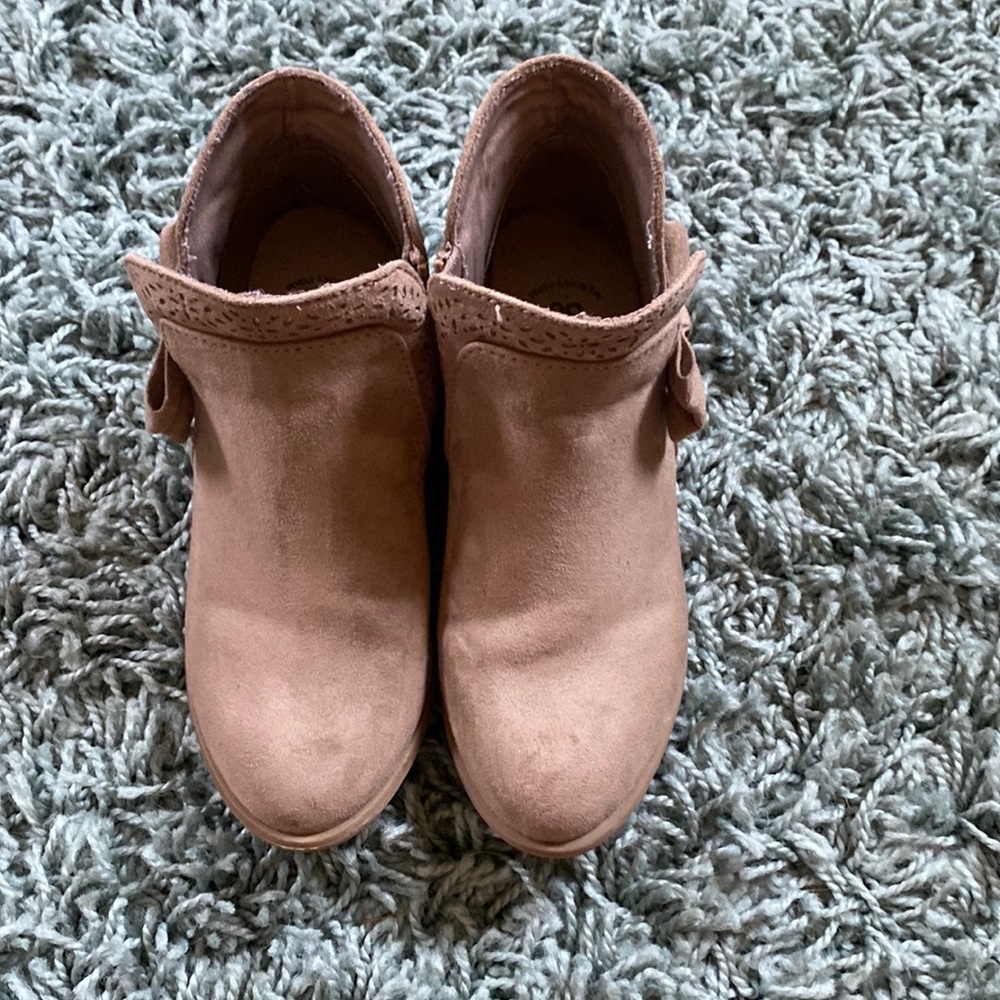 Girls SO brand boots size 1